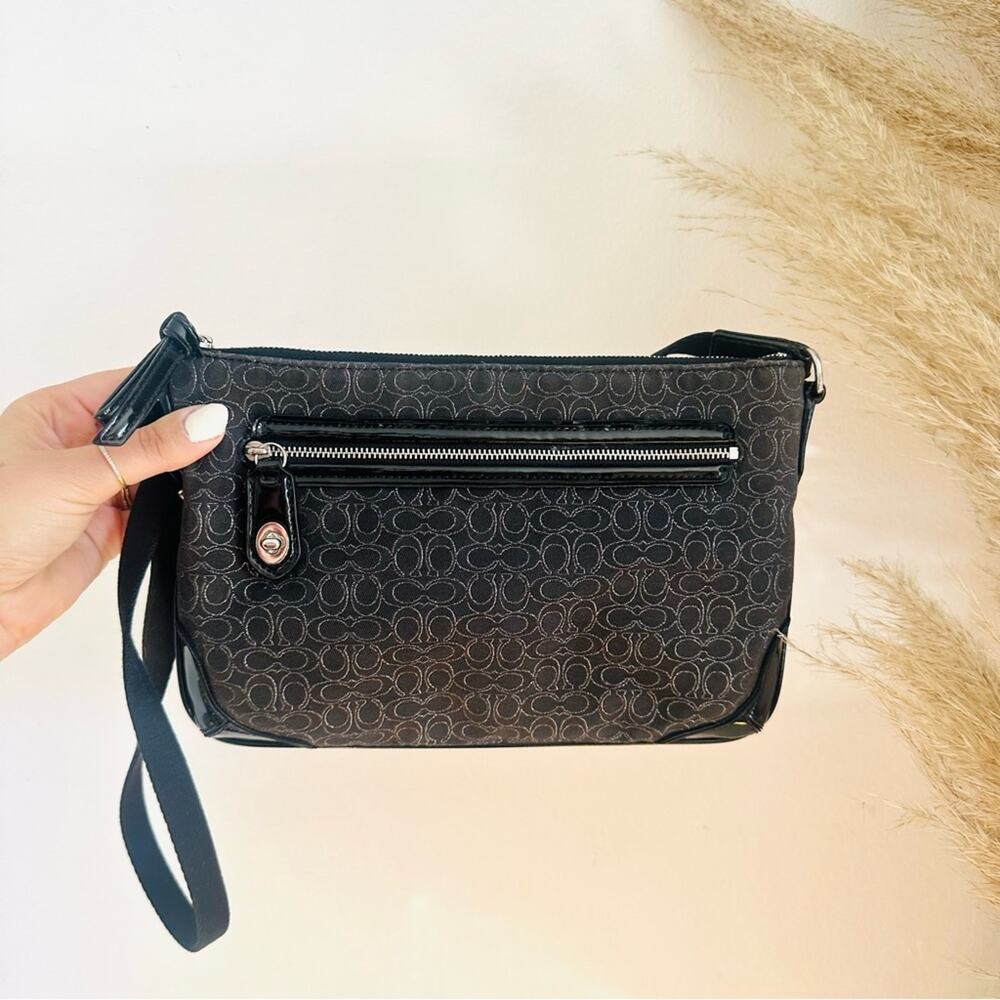 COACH Black Silver Emblem Logo Purple Patent Crossbody Wristlet Bag Purse Clutch
